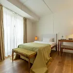 Louis Hotel