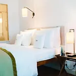Louis Hotel